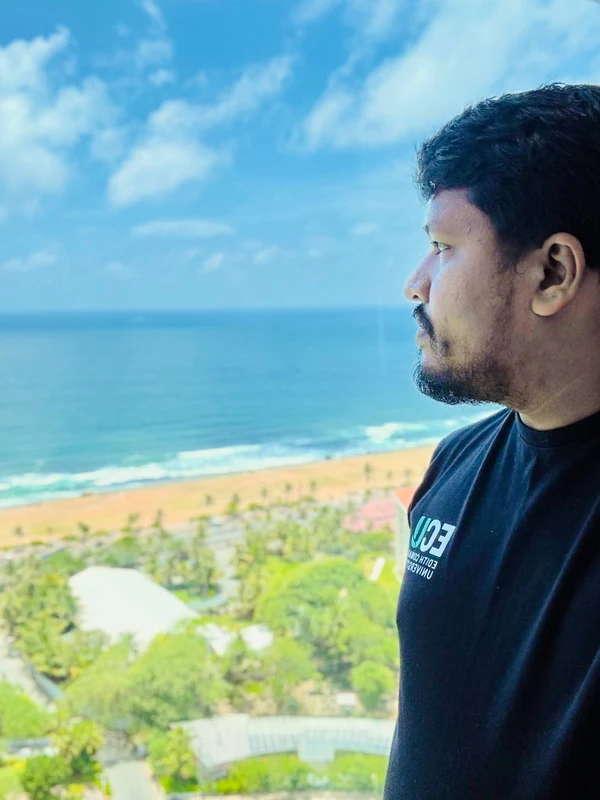 Chandima Galahitiyawa wearing Edith Cowan University apparel